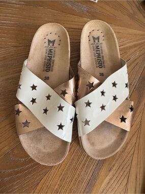 Mephisto Nanou Star Cutout Crossover Slides in White and Metallic Bronze - Sz 38